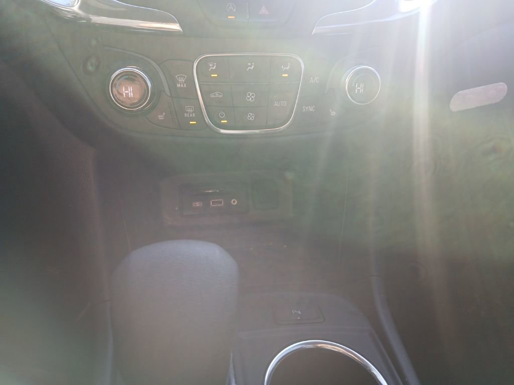 Used 2023 Chevrolet Equinox LT image 23