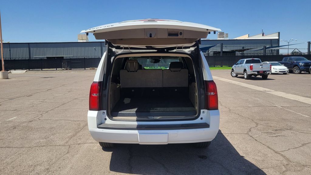 Used 2017 Chevrolet Suburban LT RWD image 14
