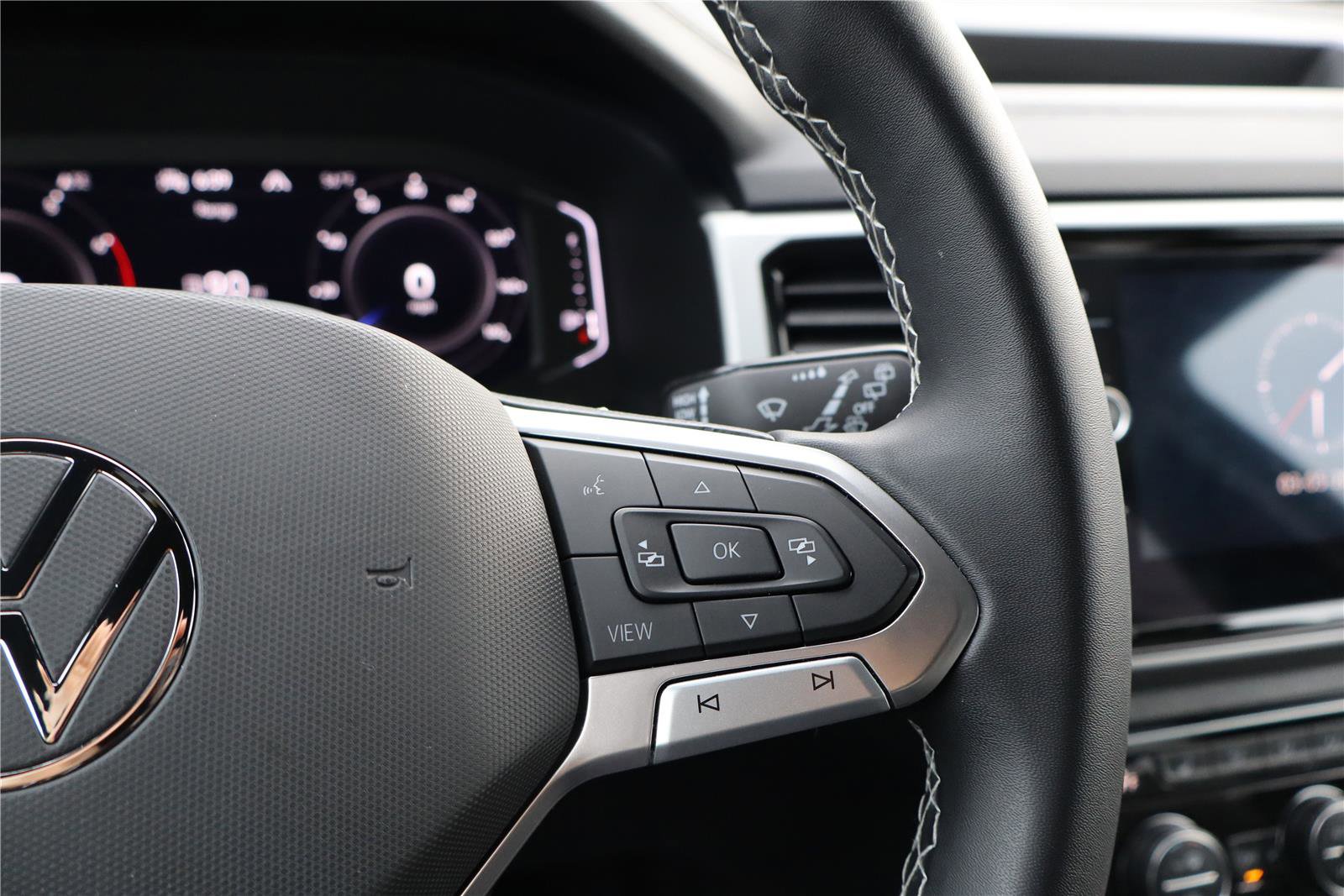 Certified 2023 Volkswagen Atlas Cross Sport SE w/ Black Wheel Package image 19