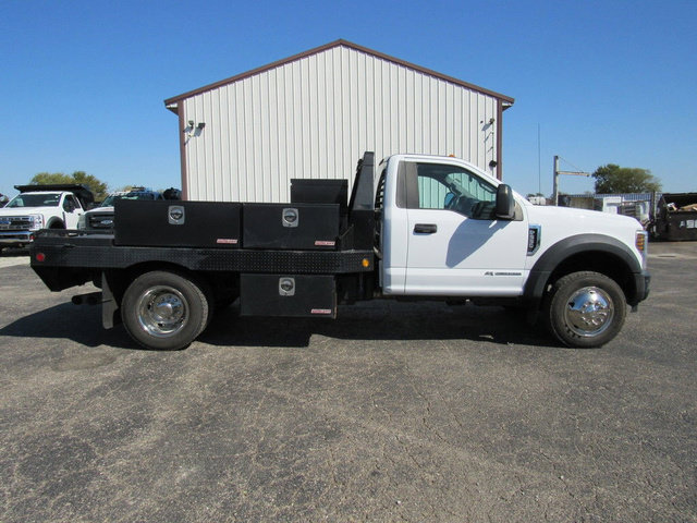 Used 2018 Ford F550 2WD Regular Cab Super Duty image 2