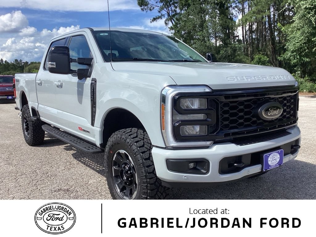 New 2026 Ford F350 Lariat w/ Tremor Off-Road Package