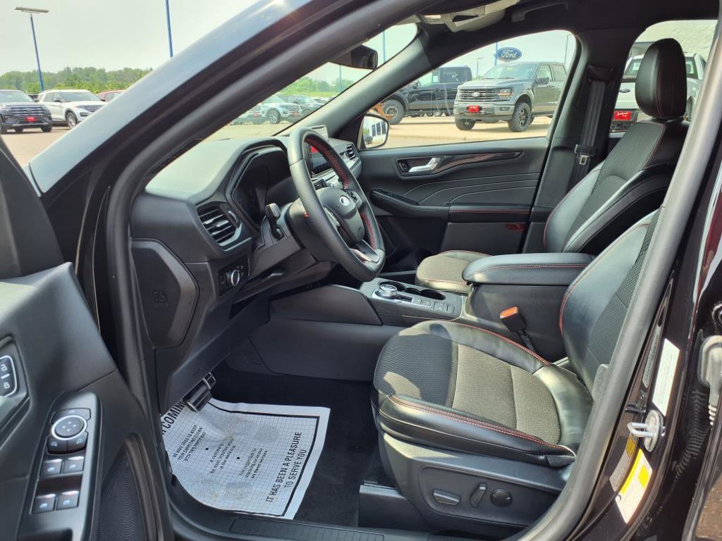 Certified 2024 Ford Escape ST-Line image 10