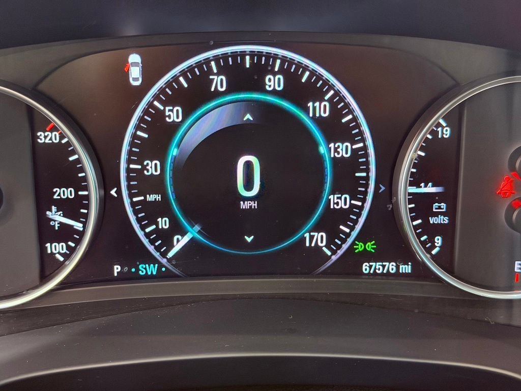 Used 2017 Buick LaCrosse Essence FWD image 24