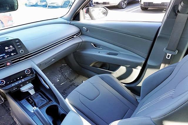 Used 2025 Hyundai Elantra Sport FWD image 20