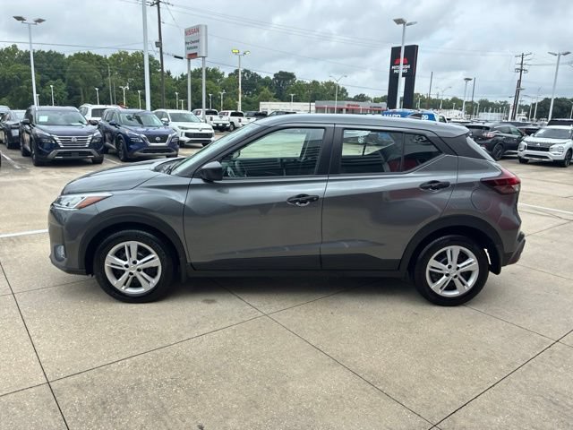 Used 2025 Nissan Kicks Play S FWD image 4