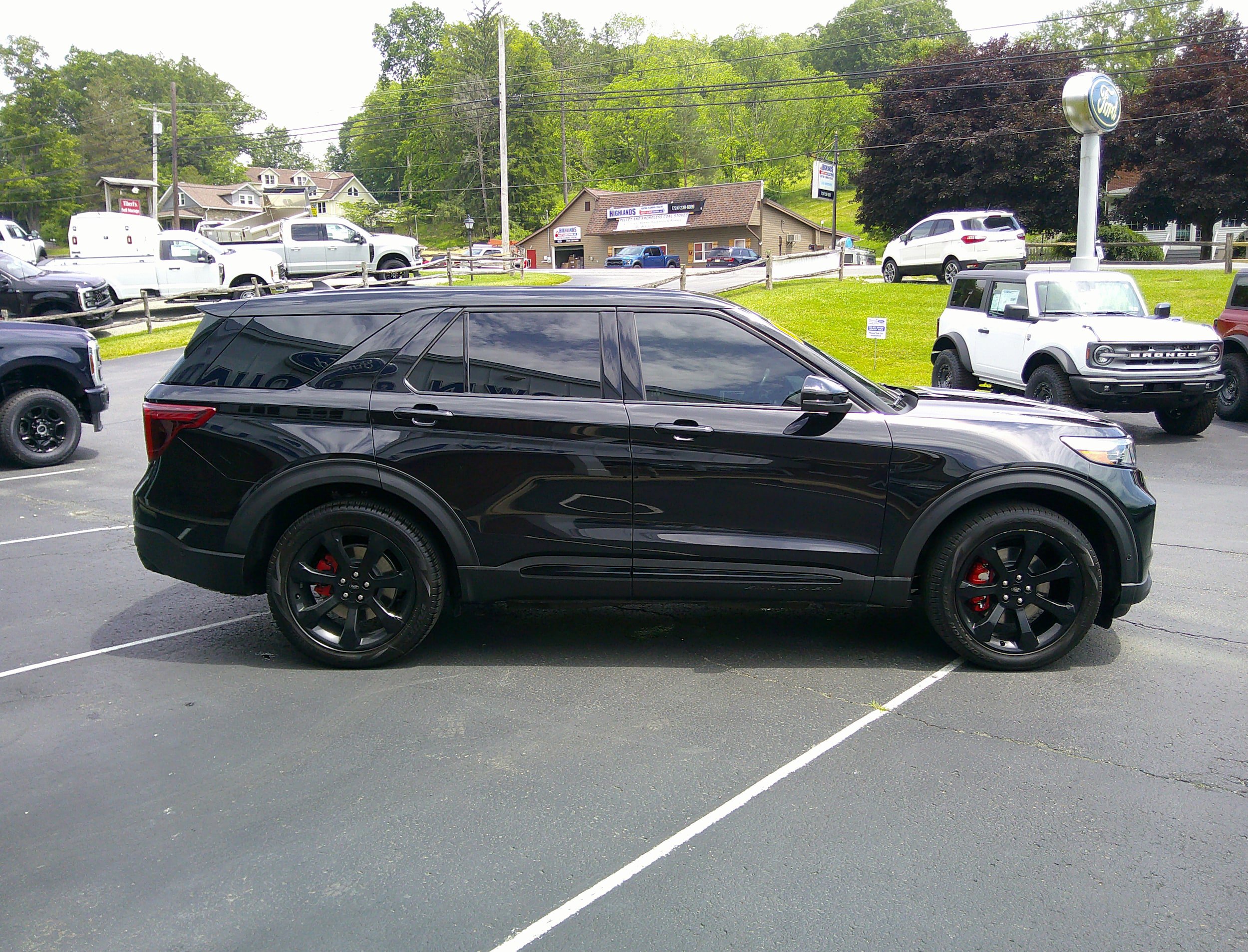 Used 2022 Ford Explorer ST w/ Equipment Group 401A AWD/4WD image 5