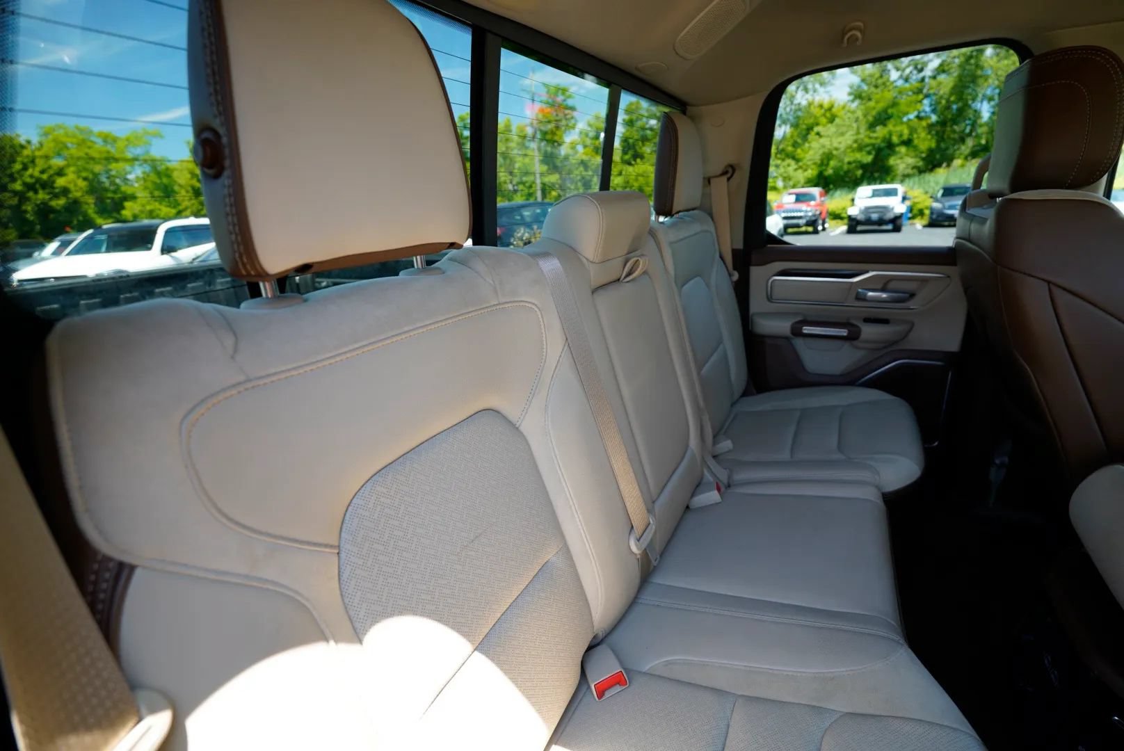 Used 2021 RAM 1500 Laramie AWD/4WD image 38