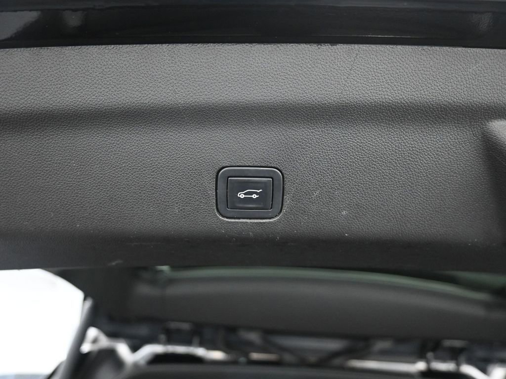 Used 2021 Chevrolet Suburban Z71 w/ Z71 Off-Road Package image 25