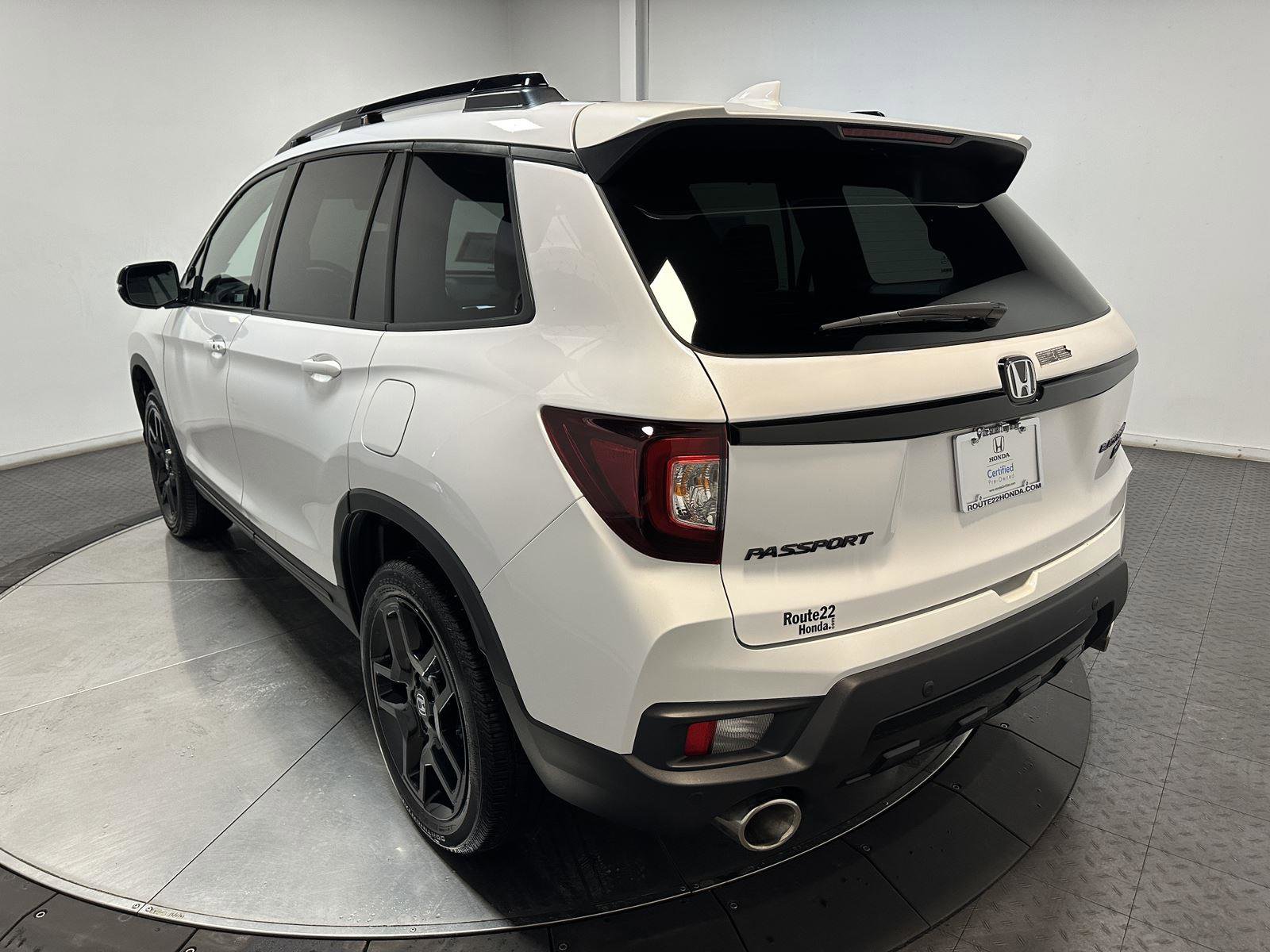 Certified 2024 Honda Passport Black Edition image 9