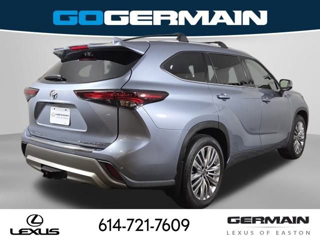 Used 2024 Toyota Highlander Platinum image 9