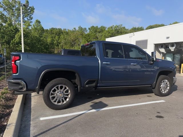 Used 2025 Chevrolet Silverado 3500 LTZ w/ LTZ Premium Package image 3