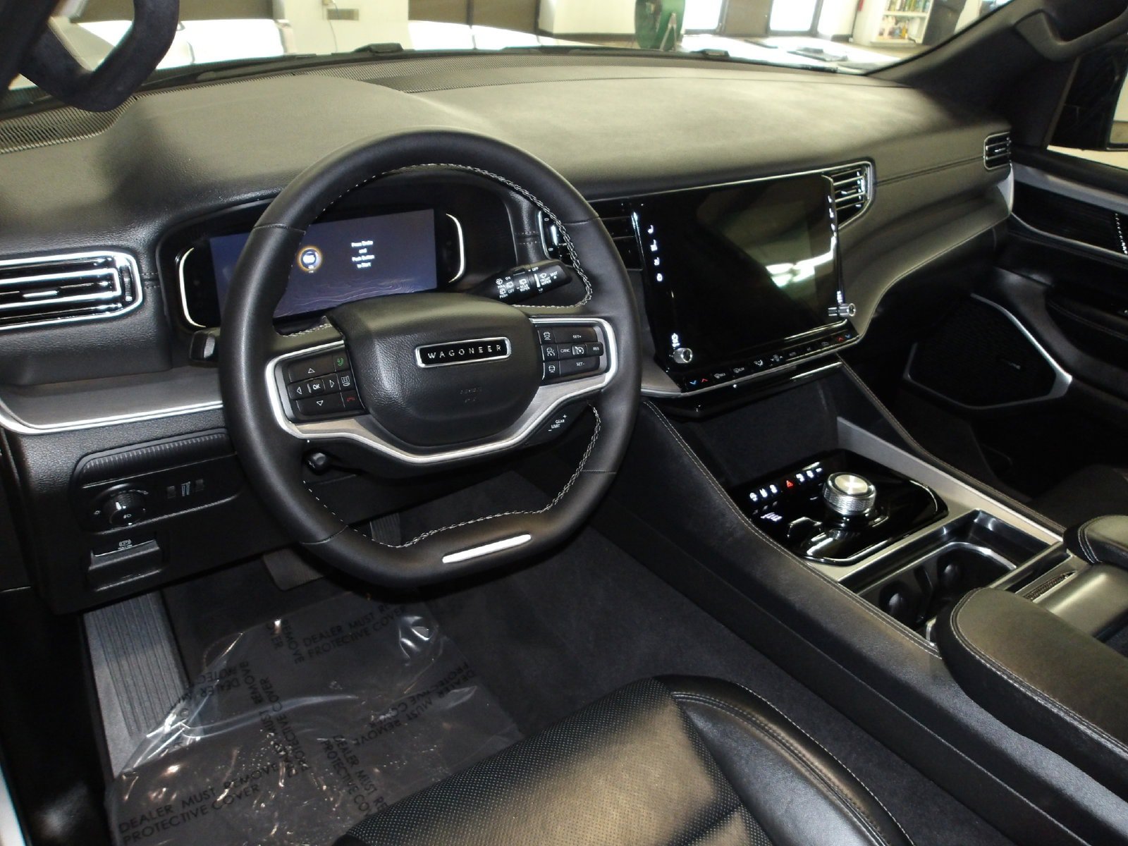 Used 2025 Jeep Wagoneer 4WD image 9