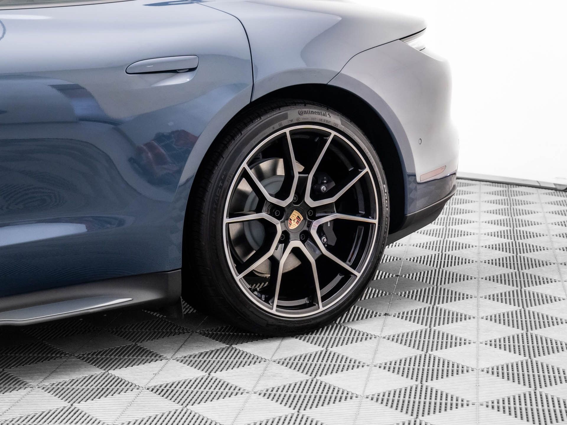 New 2026 Porsche Taycan image 33