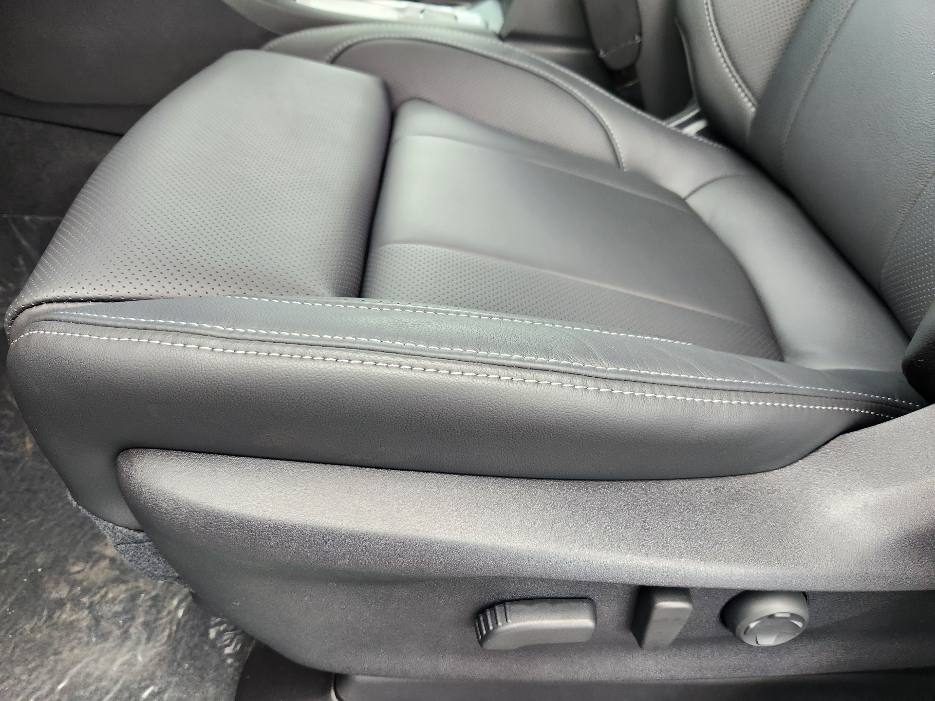 New 2026 Subaru Ascent Limited AWD/4WD image 18