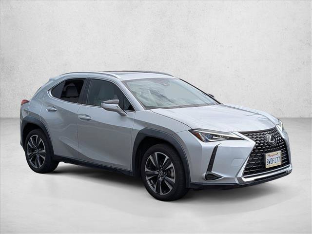 Used 2019 Lexus UX 200 w/ Premium Package FWD image 3