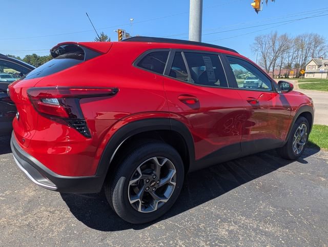 New 2026 Chevrolet Trax LT w/ Driver Confidence Package image 8