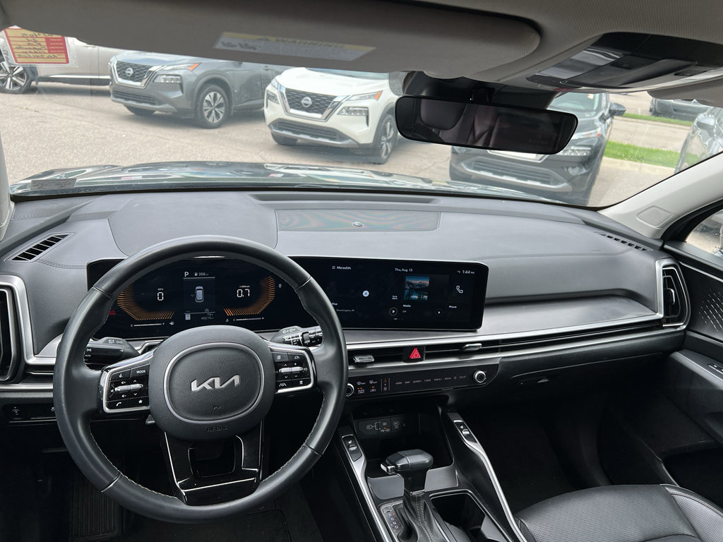 Used 2024 Kia Sorento S AWD/4WD image 11