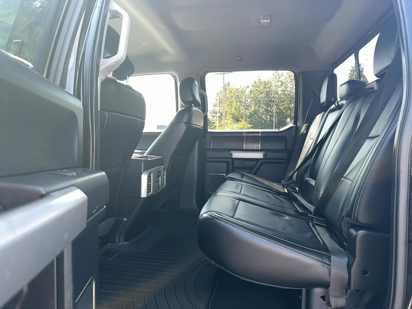 Used 2016 Ford F150 Lariat w/ Equipment Group 502A Luxury AWD/4WD image 7