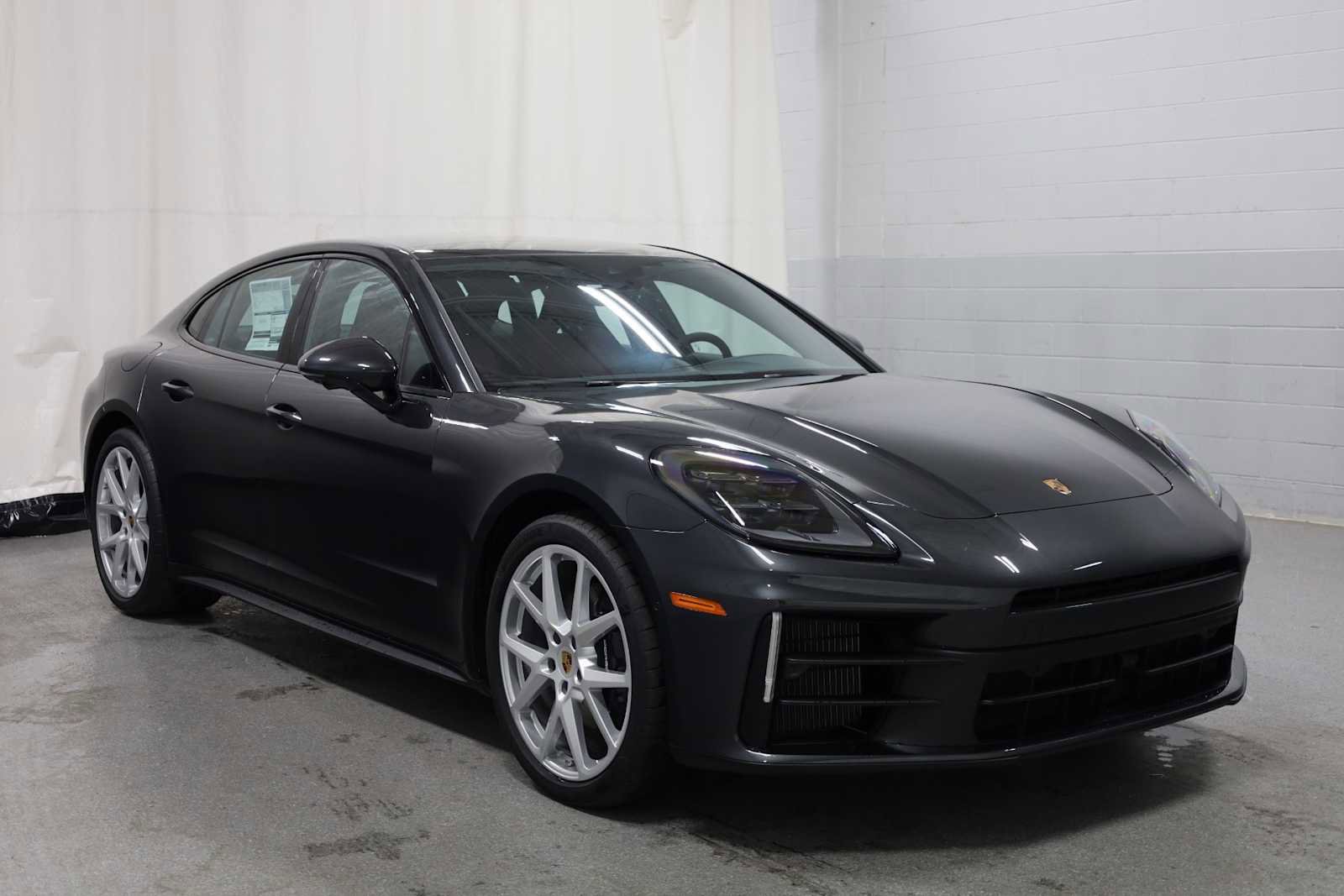New 2025 Porsche Panamera 4 image 13