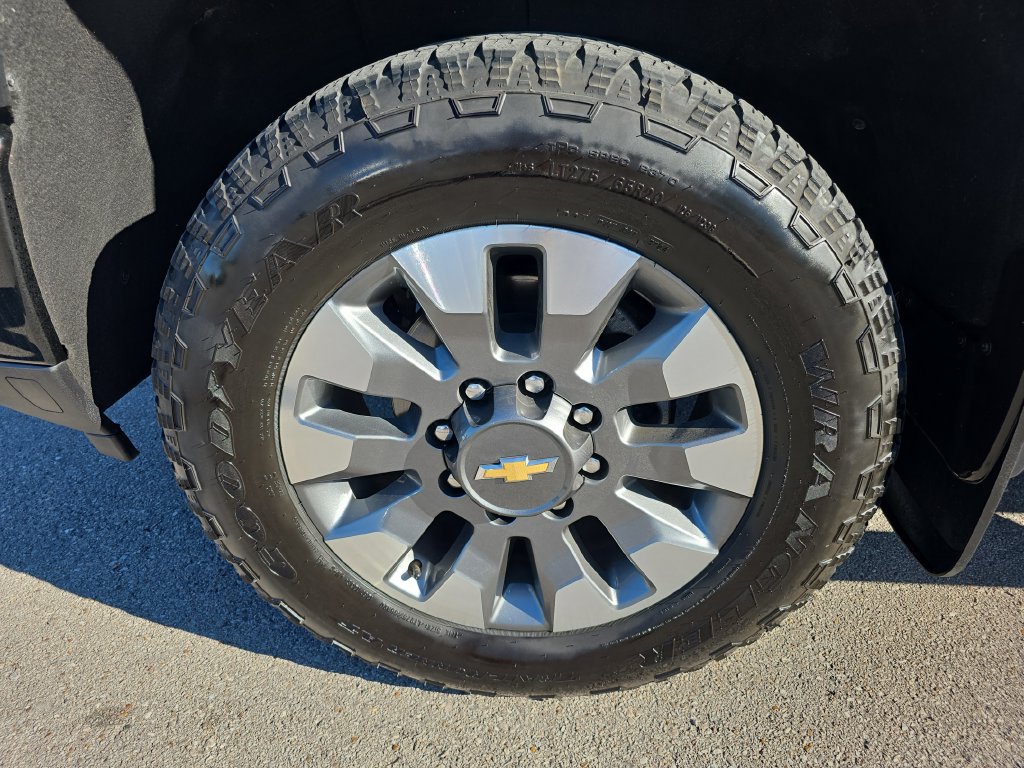 Used 2025 Chevrolet Silverado 2500 Custom w/ Custom Value Package AWD/4WD image 6