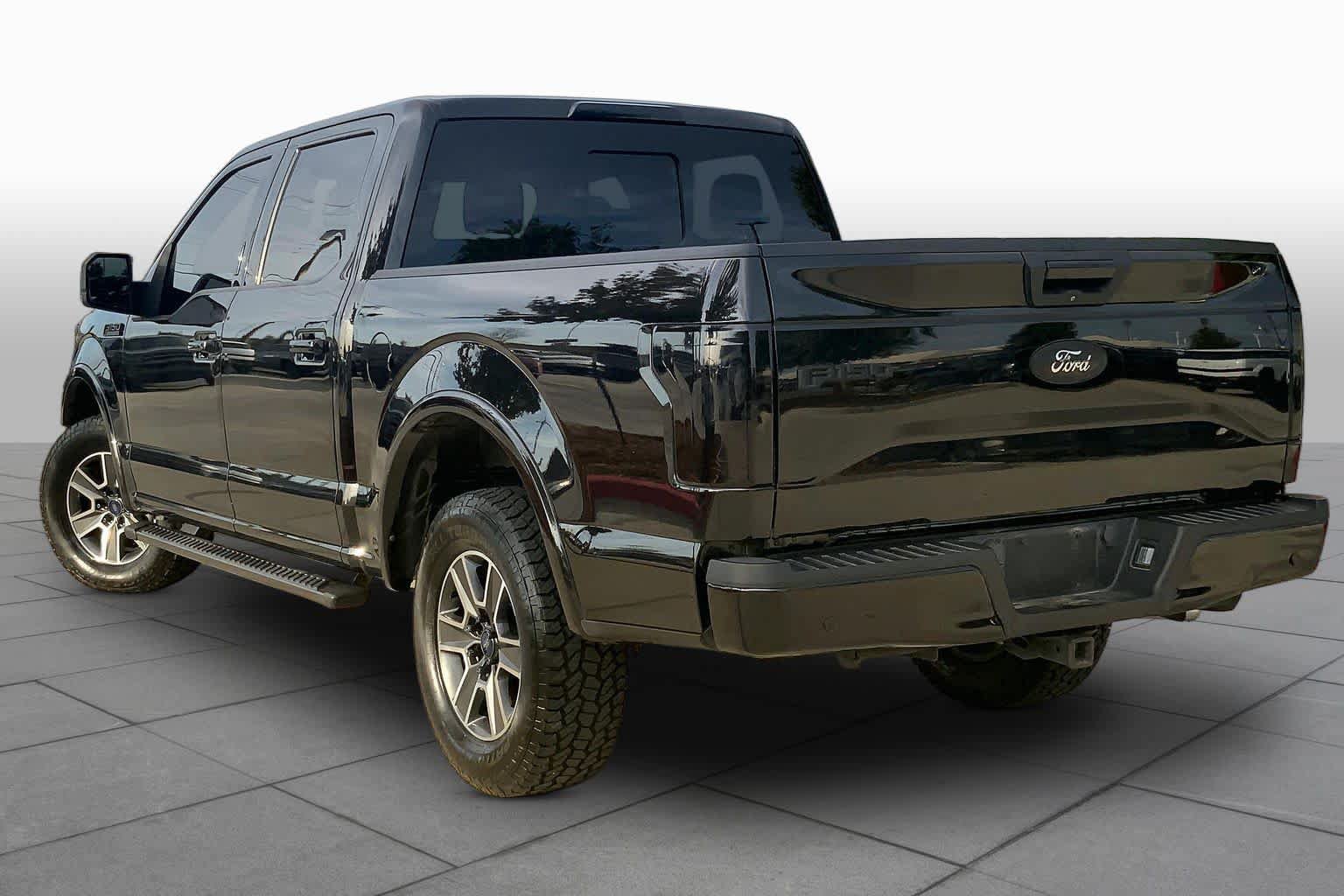 Used 2015 Ford F150 XLT w/ Equipment Group 302A Luxury AWD/4WD image 12