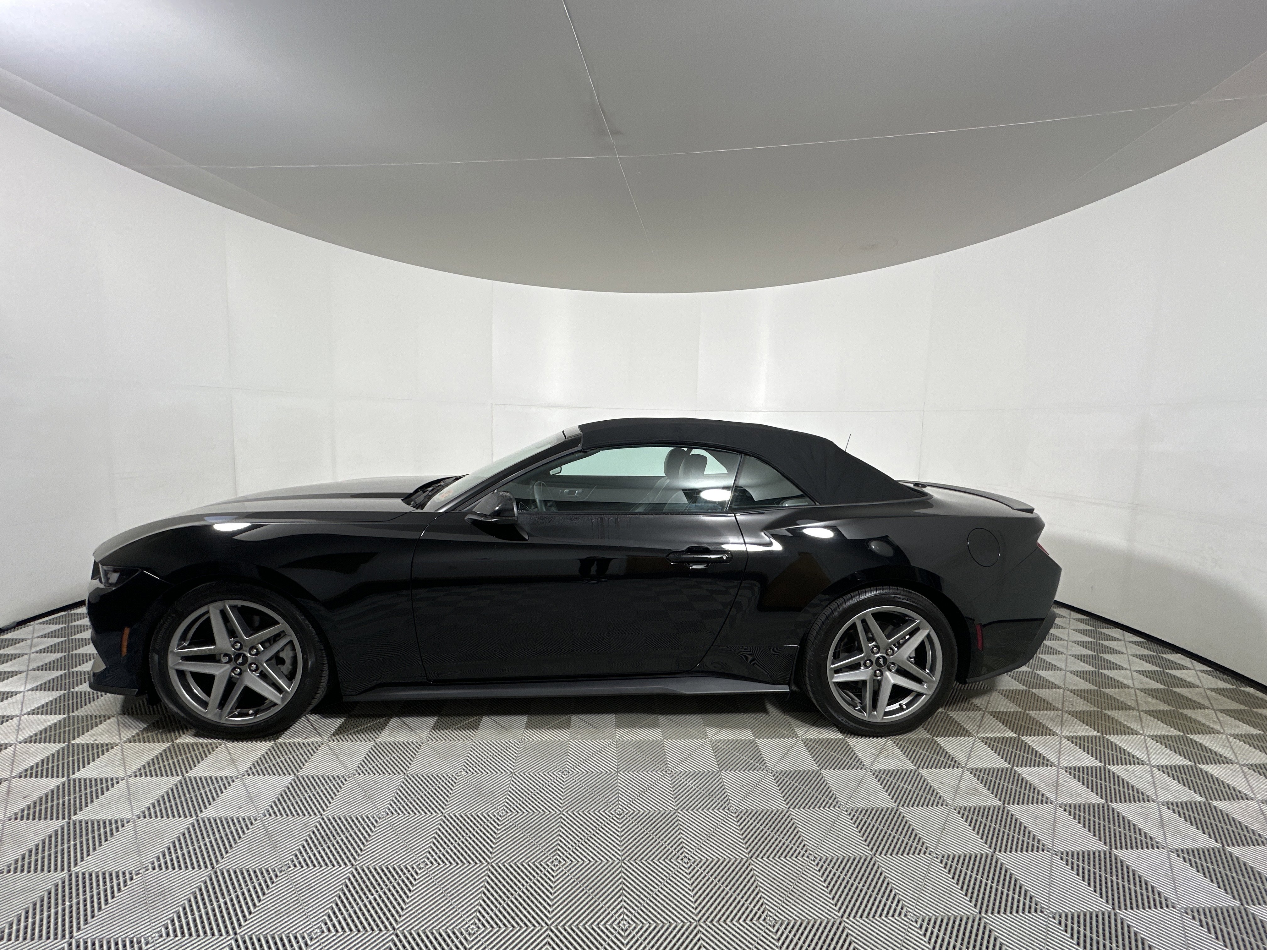 Certified 2024 Ford Mustang Premium image 4