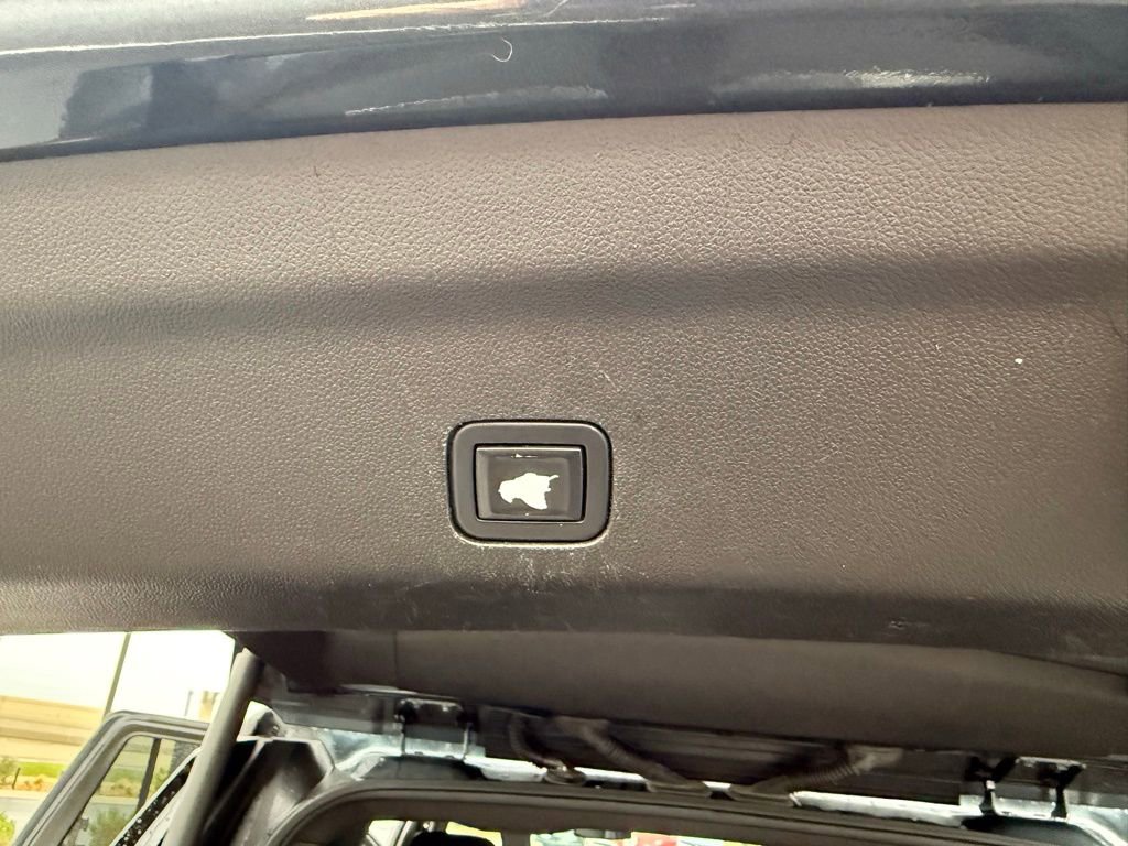 Used 2021 Chevrolet Tahoe RST w/ Luxury Package image 28