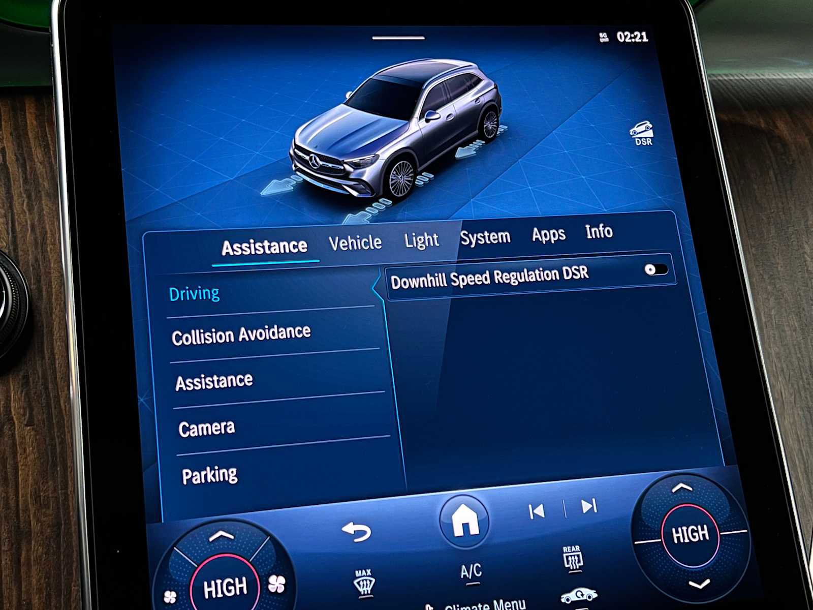 Certified 2025 Mercedes-Benz GLC 300 4MATIC image 34