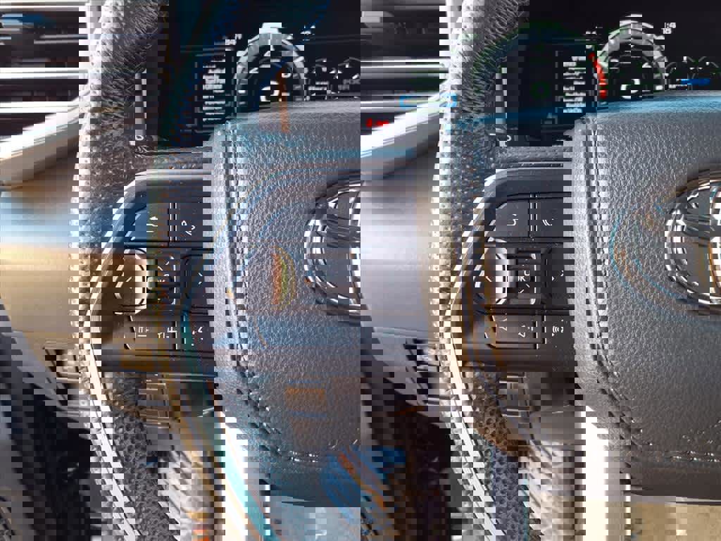 Used 2025 Toyota Tundra Platinum image 9