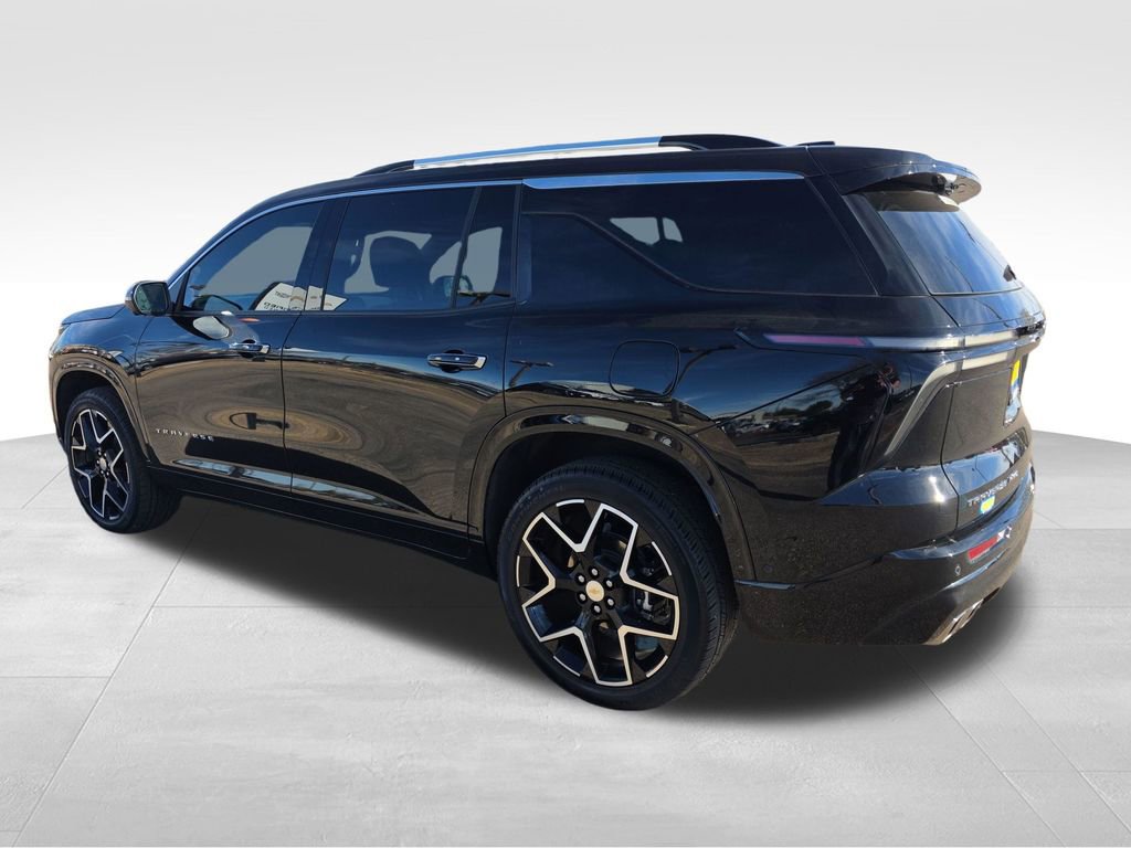 Used 2025 Chevrolet Traverse High Country image 3