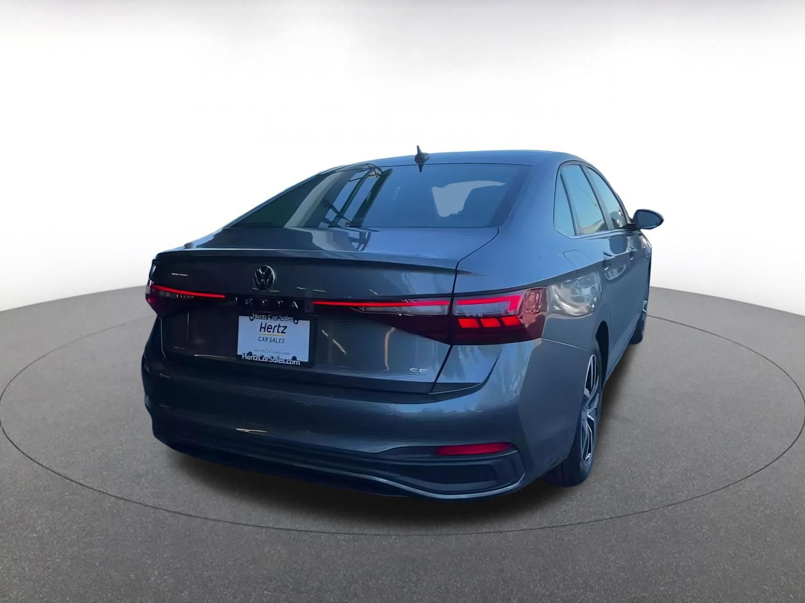 Used 2025 Volkswagen Jetta SE image 15