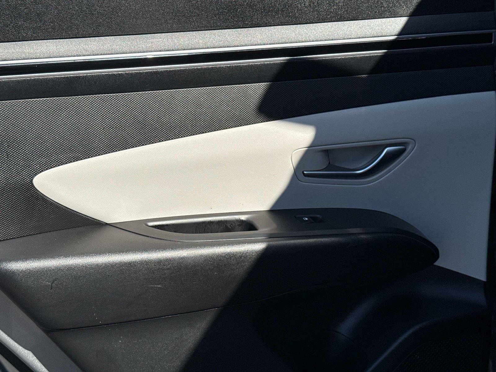 Used 2023 Hyundai Tucson SEL FWD image 13