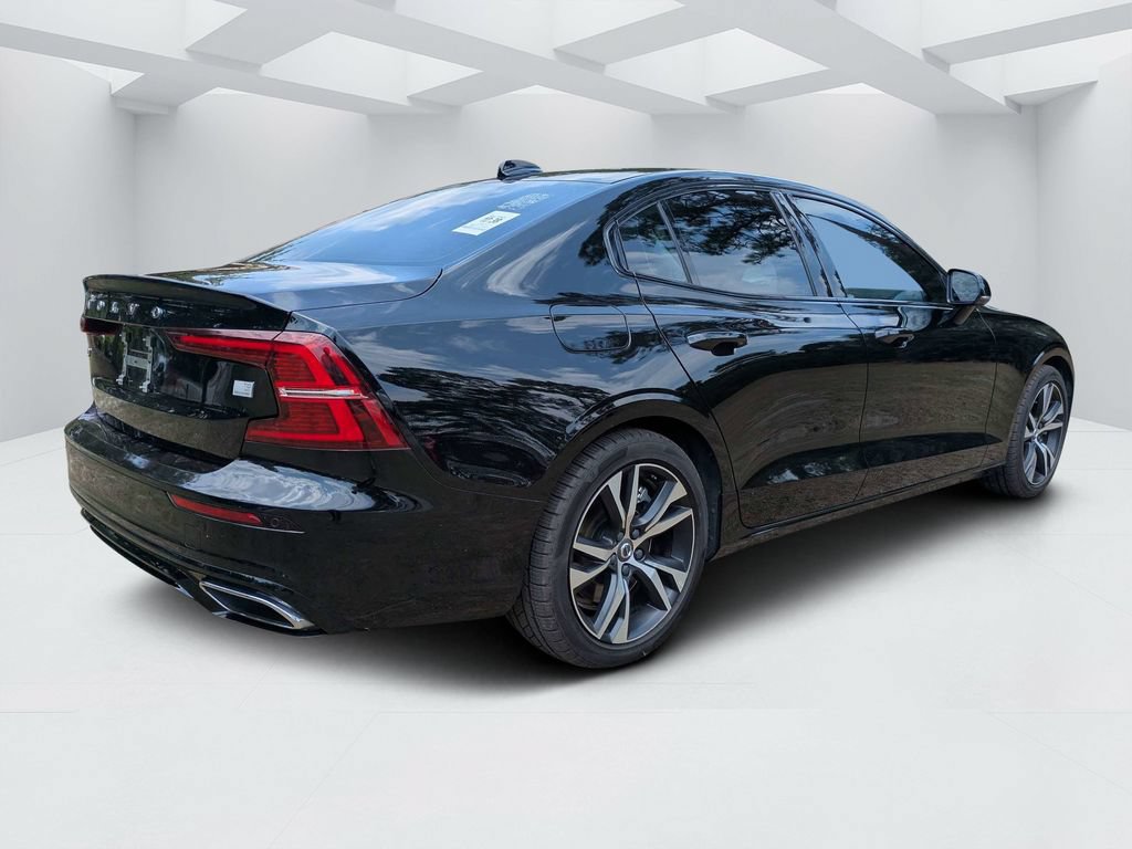 Used 2021 Volvo S60 T8 R-Design Expression AWD/4WD image 3
