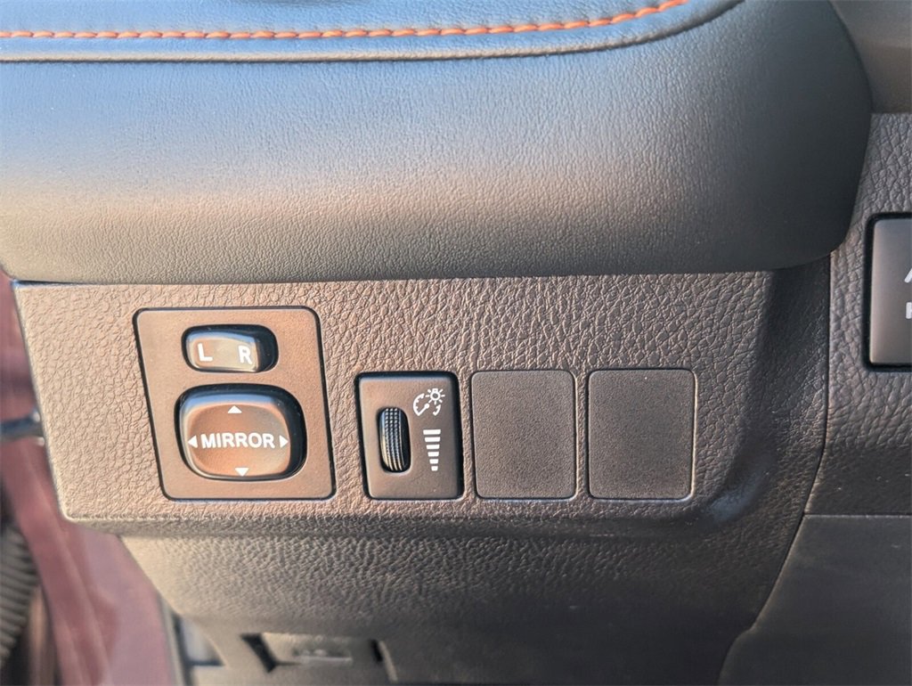 Used 2016 Toyota RAV4 SE image 32