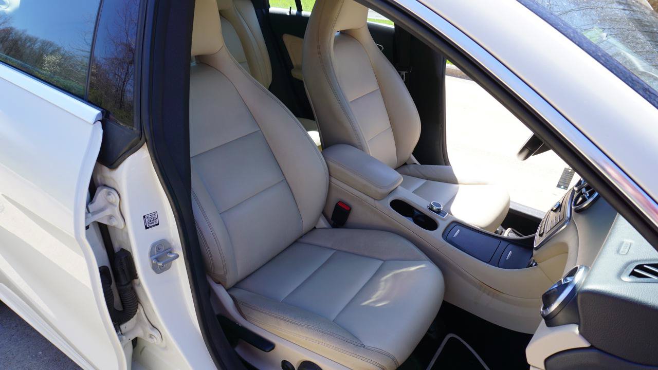 Used 2015 Mercedes-Benz CLA 250 image 21