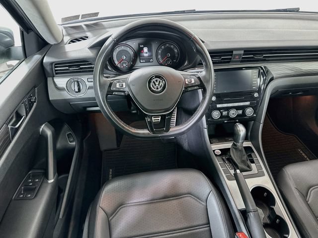 Used 2020 Volkswagen Passat 2.0T R-Line FWD image 23
