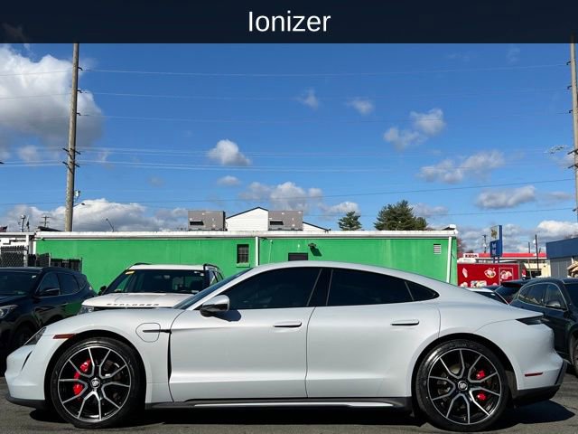 Used 2023 Porsche Taycan 4S w/ Premium Package image 11
