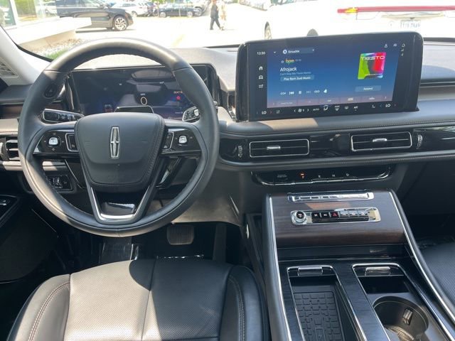 Used 2026 Lincoln Aviator Reserve AWD/4WD image 14
