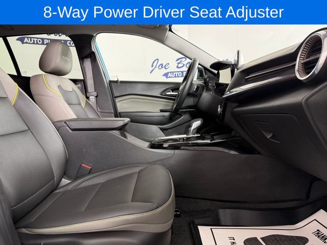 Used 2025 Chevrolet Trax ACTIV w/ Sunroof Package FWD image 17