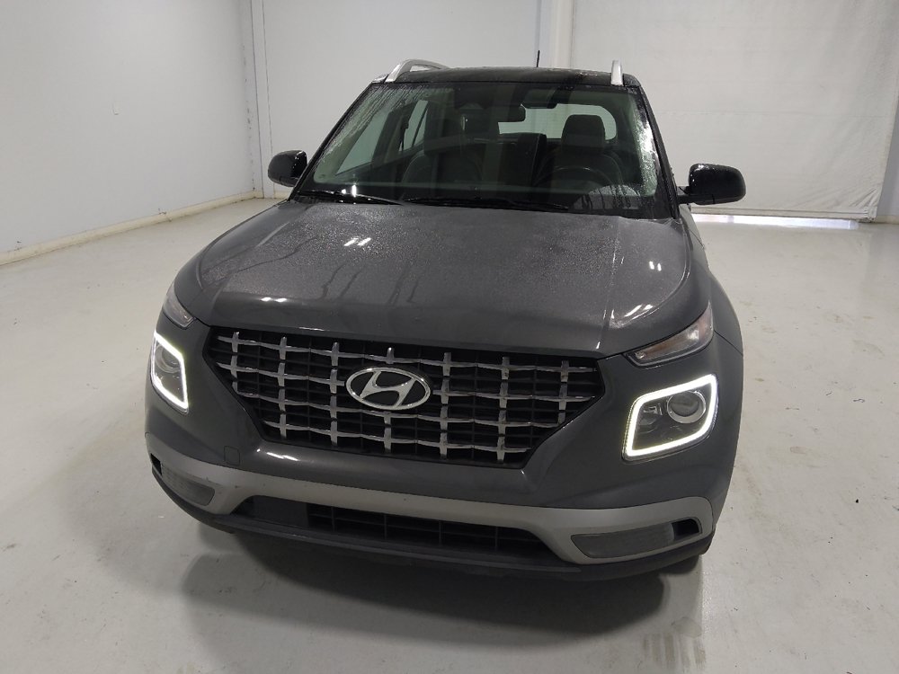 Used 2025 Hyundai Venue Limited FWD image 15