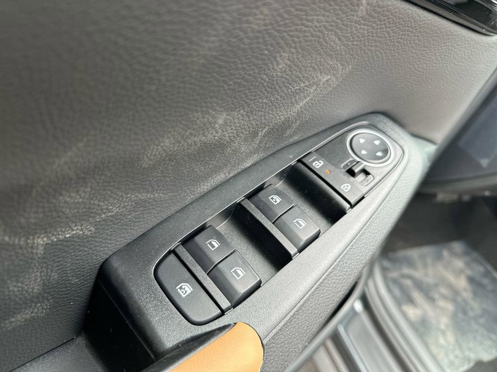 Used 2024 Kia Seltos EX image 31