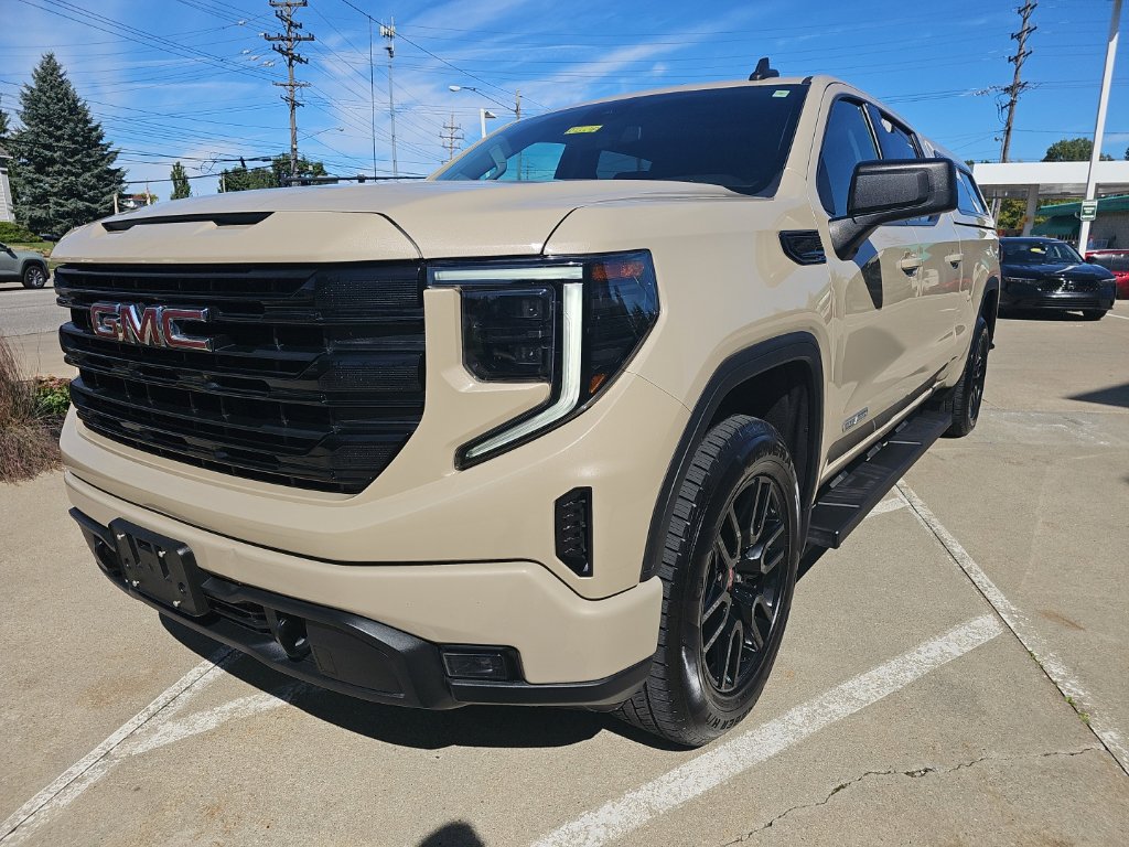 Used 2022 GMC Sierra 1500 Elevation AWD/4WD image 10