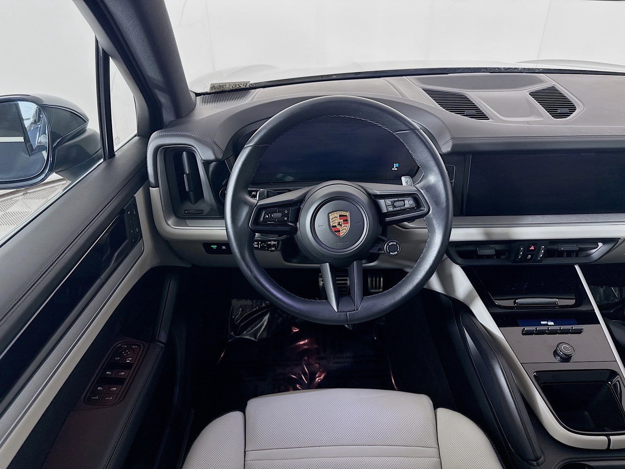 Certified 2024 Porsche Cayenne S image 23