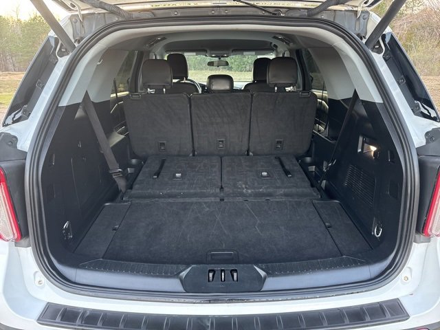 Used 2023 Ford Explorer XLT w/ Equipment Group 202A image 11