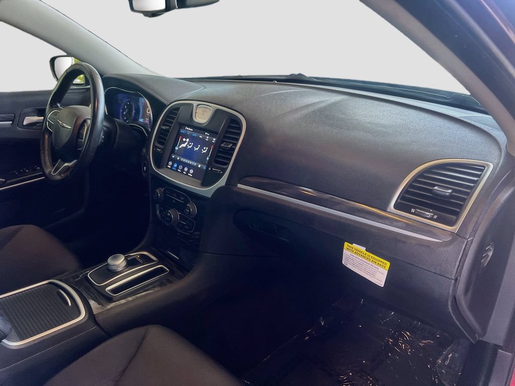Used 2020 Chrysler 300 Touring RWD image 27