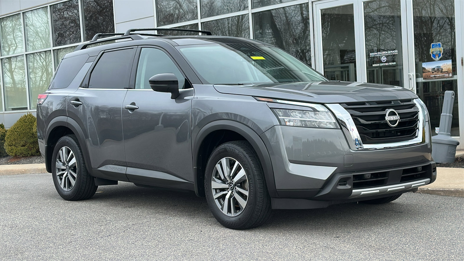 Certified 2023 Nissan Pathfinder SL image 2