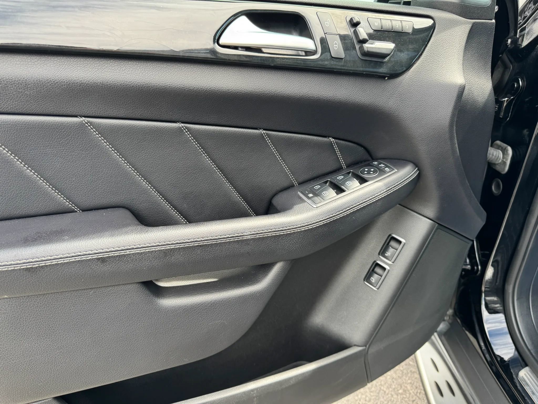 Used 2016 Mercedes-Benz GL 450 4MATIC image 13