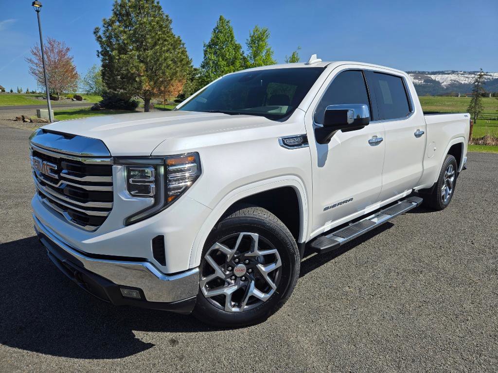 Used 2024 GMC Sierra 1500 SLT image 1