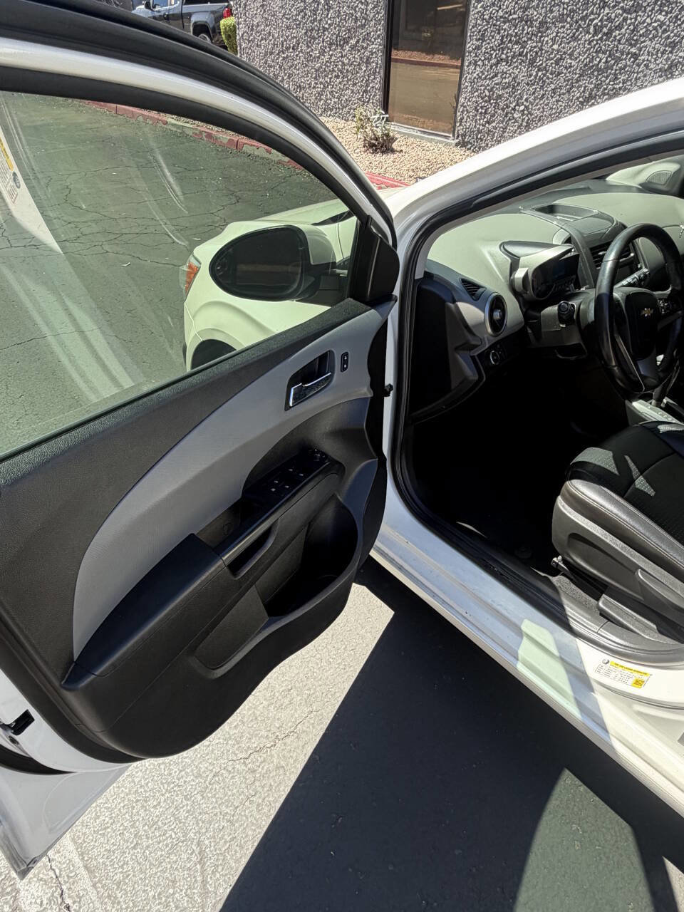 Used 2015 Chevrolet Sonic LTZ image 10