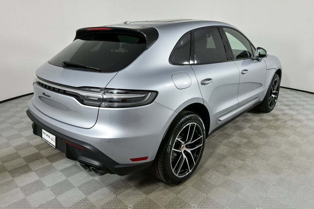 Certified 2026 Porsche Macan AWD/4WD image 28
